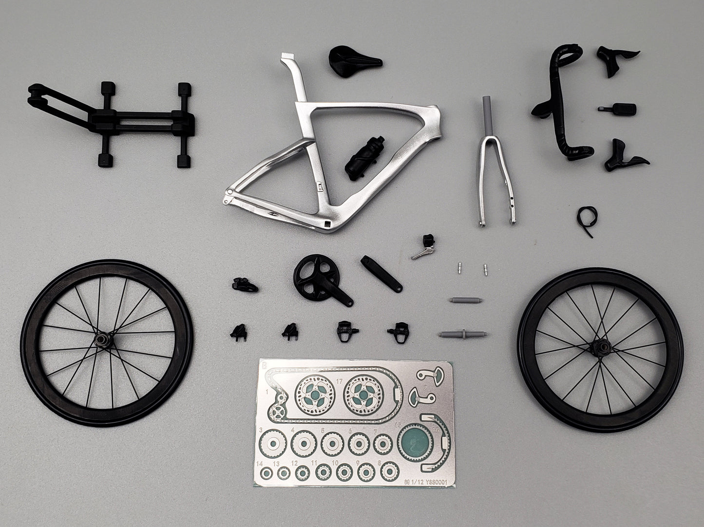 PRE-PAINTED Series - Hobbitbike 1/12 Road Bike Model Kit - HBY1-0001 - Pinarello F