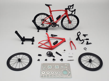 PRE-PAINTED Series - Hobbit Bike 1/12 Road Bicycle Model Kit - HBY1-0001 - Pinarello F